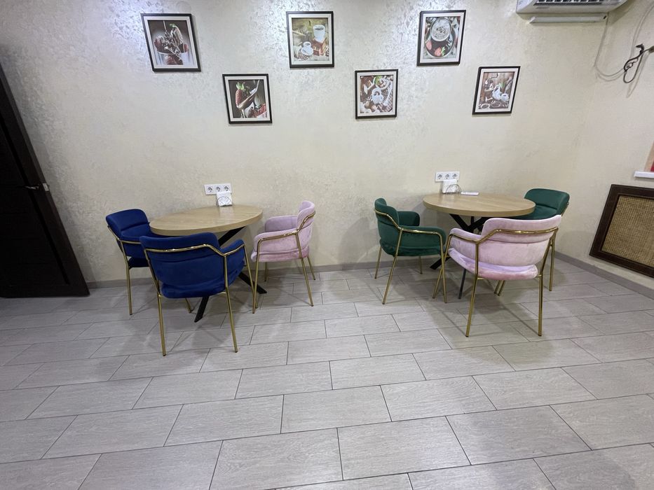 Столы для дома и кафе