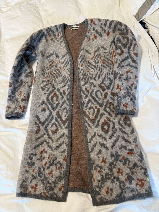 Вълнена жилетка с десен