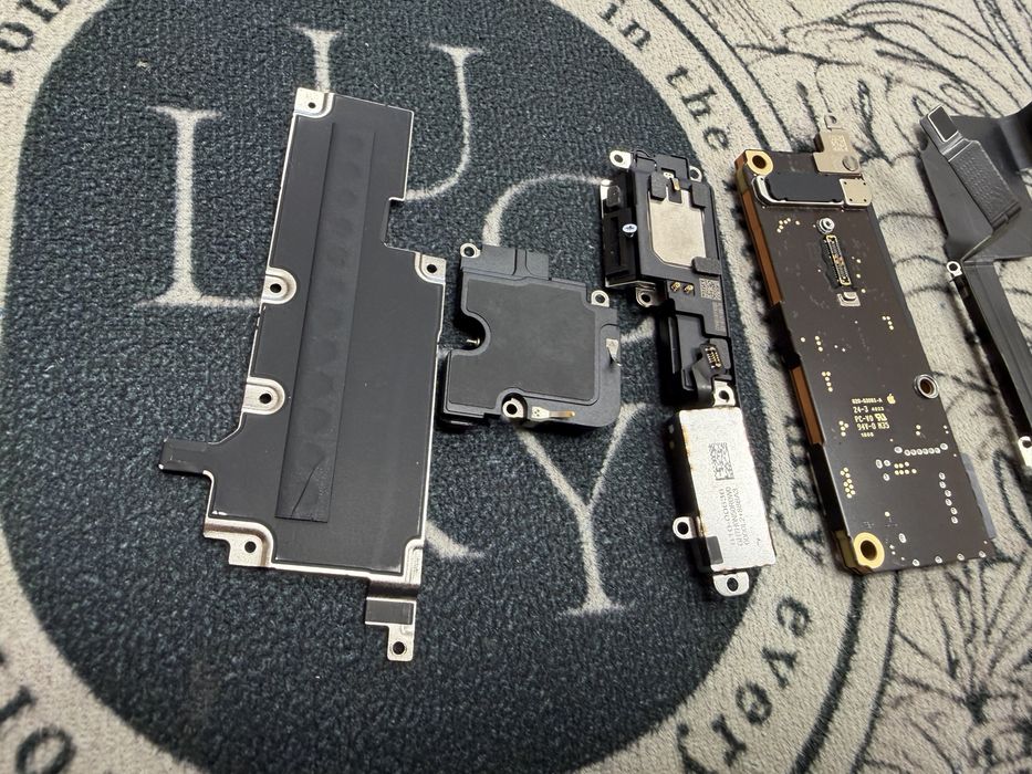 Части за iPhone 15 Pro Max 256gb