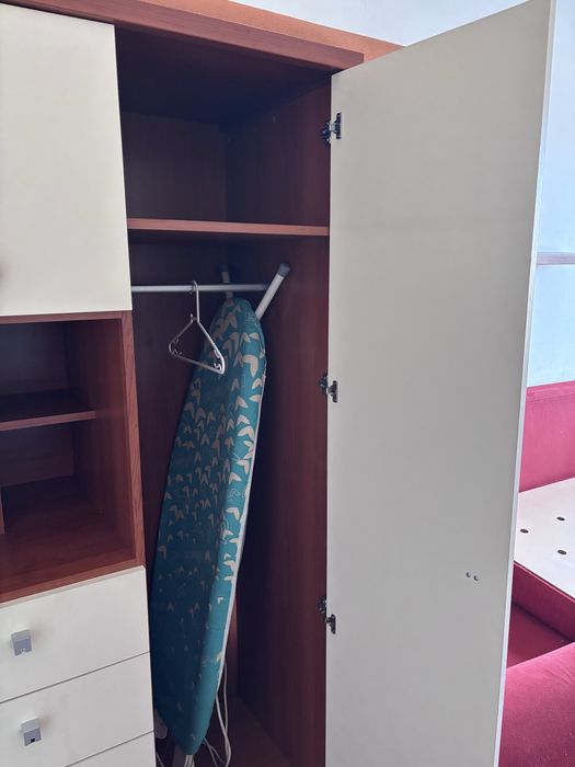 Dulap tip dressing, foarte spațios, stare foarte bună