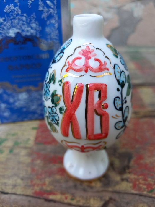 Коллекционная игрушка из фарфора