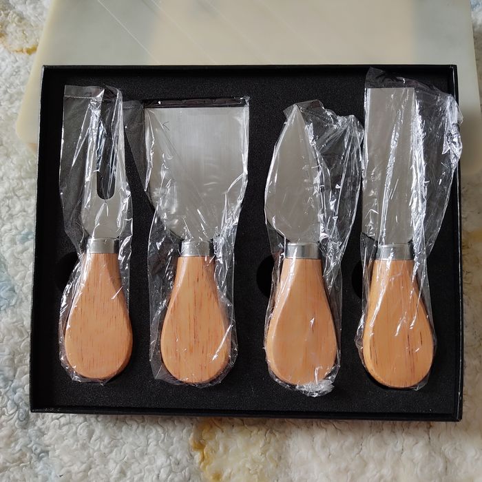 Набор ножей для резки сыра