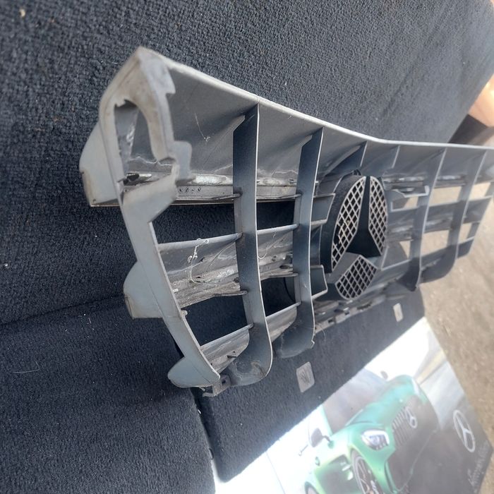 W245 Мерцедес Б класа предна решетка фейслифт