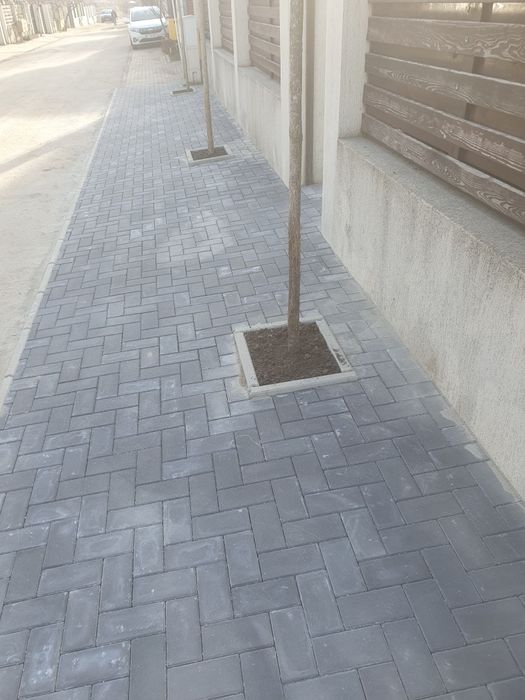 Montam pavaj,borduri,terasament