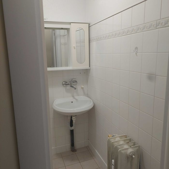 Дава се под наем Едностаен апартамент в Пловдив, Централна гара - 40 кв.м за 255 € - Снимка #8