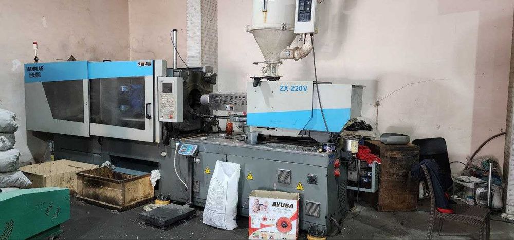 Продается инжекционная машина HANVOS ZX-220V . (термопласт)