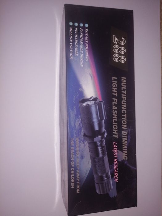 Lanternă electroșoc