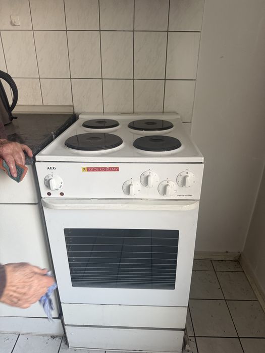Электроплита и духовка AEG, рабочая