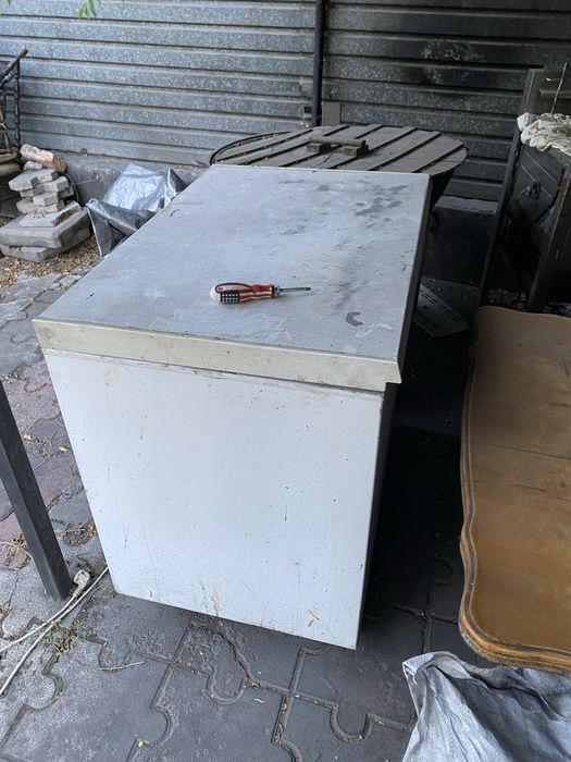 Продам морозильник