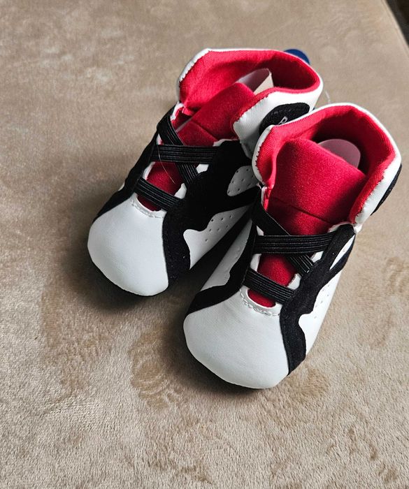 Adidasi tip sneakers, marime 13-18 luni