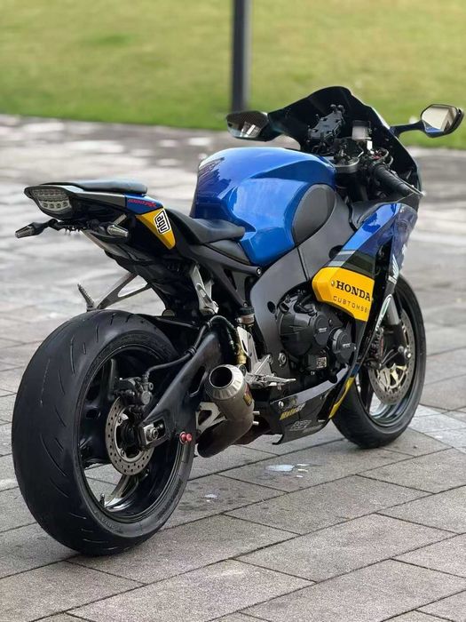 Honda CBR 1000 мотоцикл