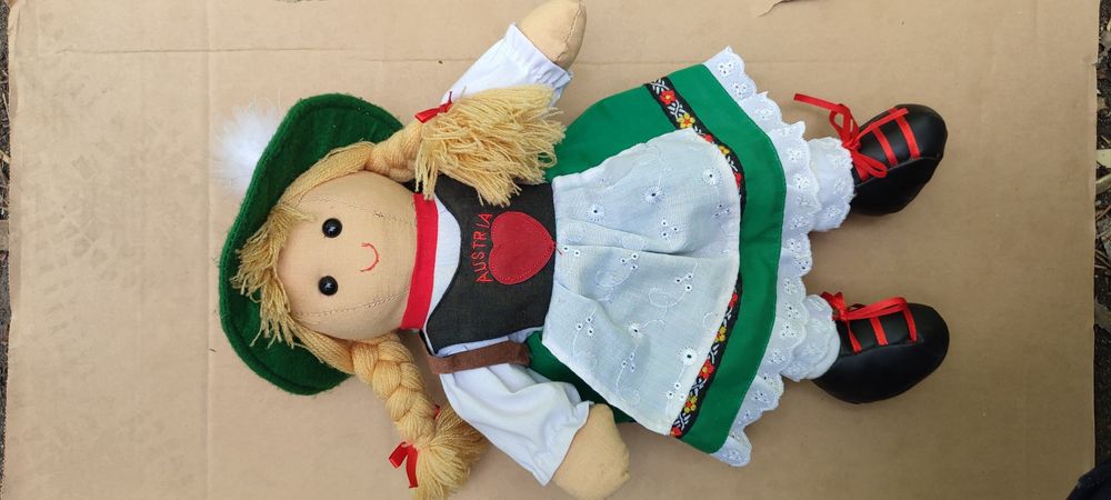 Păpușă hand made simbol Austria