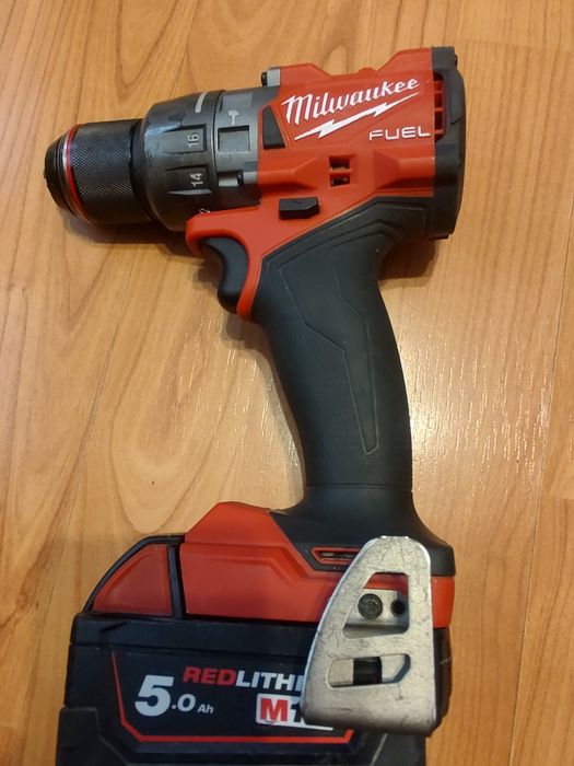 Vând milwaukee m18 fpd3