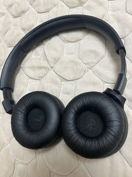 Продам наушники JBL tune 510bt