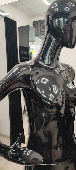 Дървени манекени