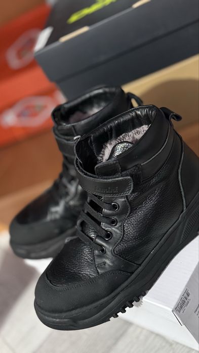 Срочно продам обувь детскую