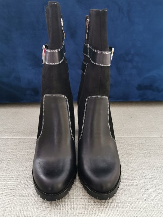 Елегантни чисто нови боти