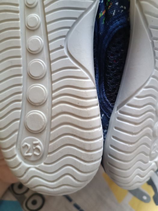 Детски пантофи 25,27,28,31 номер