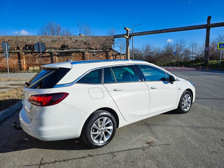 Opel Astra benzina 2021