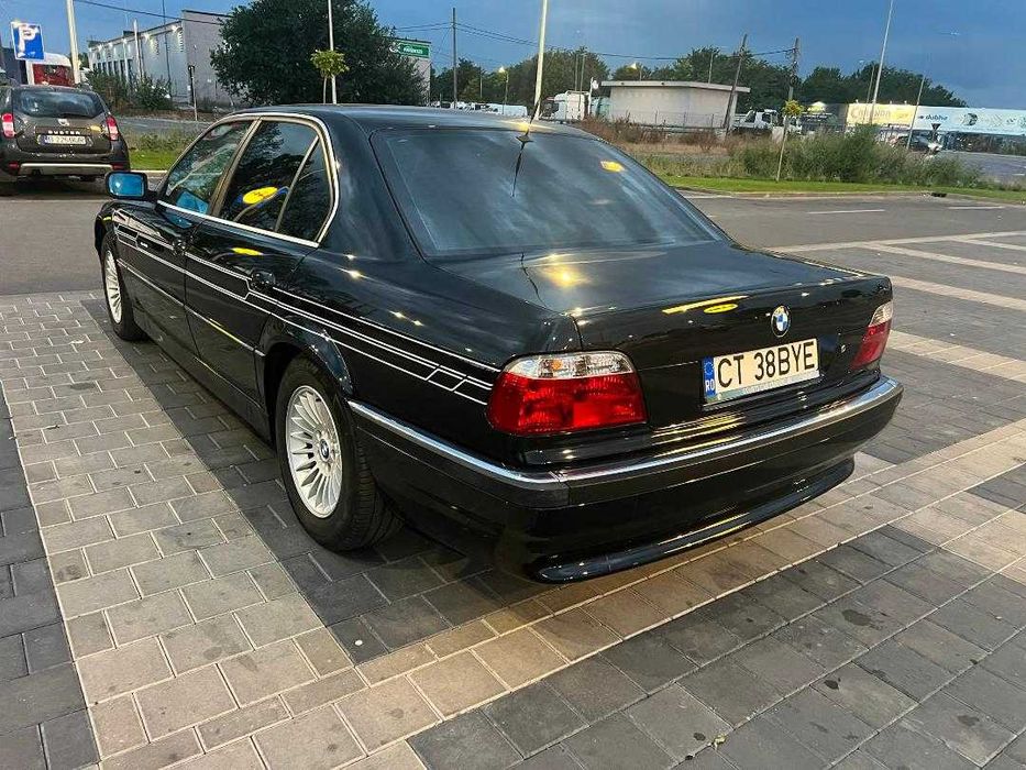 BMW E38 V8 Vehicul istoric