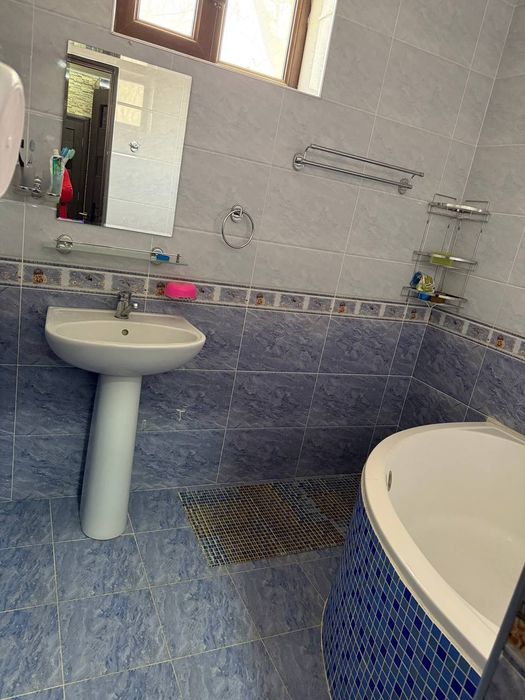 73kv. 3 xona 3 etaj 5 etajli dom yevro remont. mebel texnikalari bln