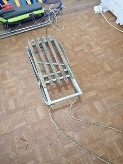 Детские саночки к зиме