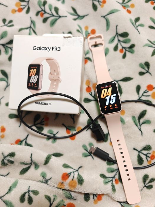 Фитнес-браслет Samsung Galaxy Fit3 розовый