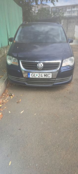 VOLKSWAGEN Touran