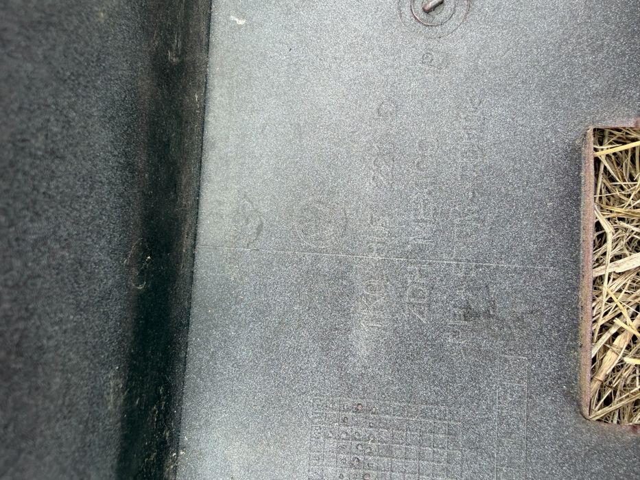 Предни брони за vw golf 5 по 10€