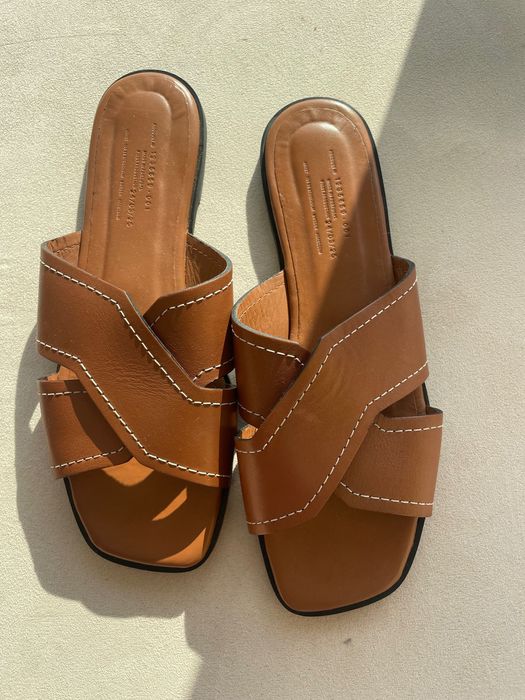 ARKET кафяви стилни чехли