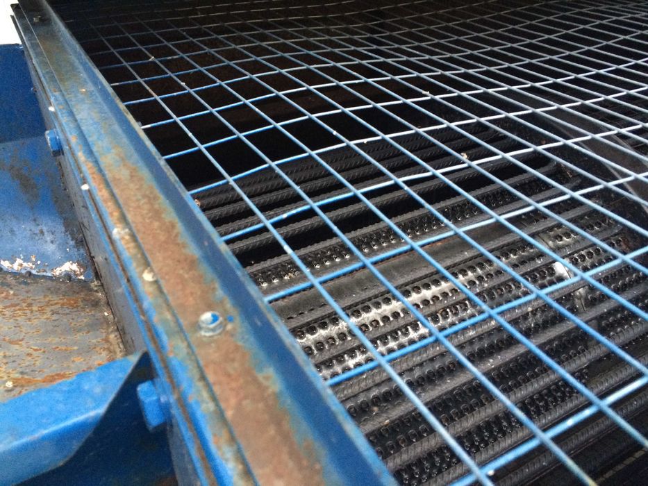 Продавам сушилня на газ за сушене на орехи, лешници билки и други. Белачка и калибратор за орехи.