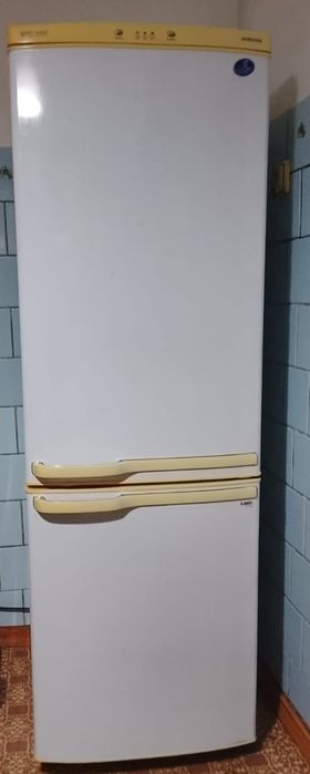 Холодильник Samsung б/у