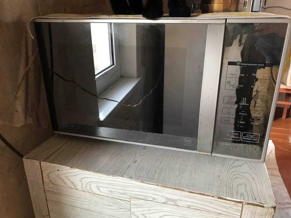 Микроволновая печь LG MS2343BAR, 23 литра