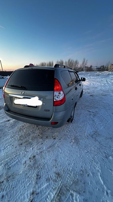 Продам приору универсал 2012 год