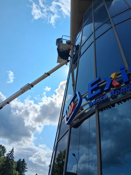 Închiriez nacela Brașov înălțimea 20m