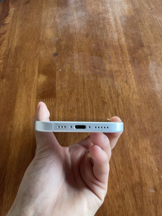 IPhone 16 | White | 128 GB | 94%