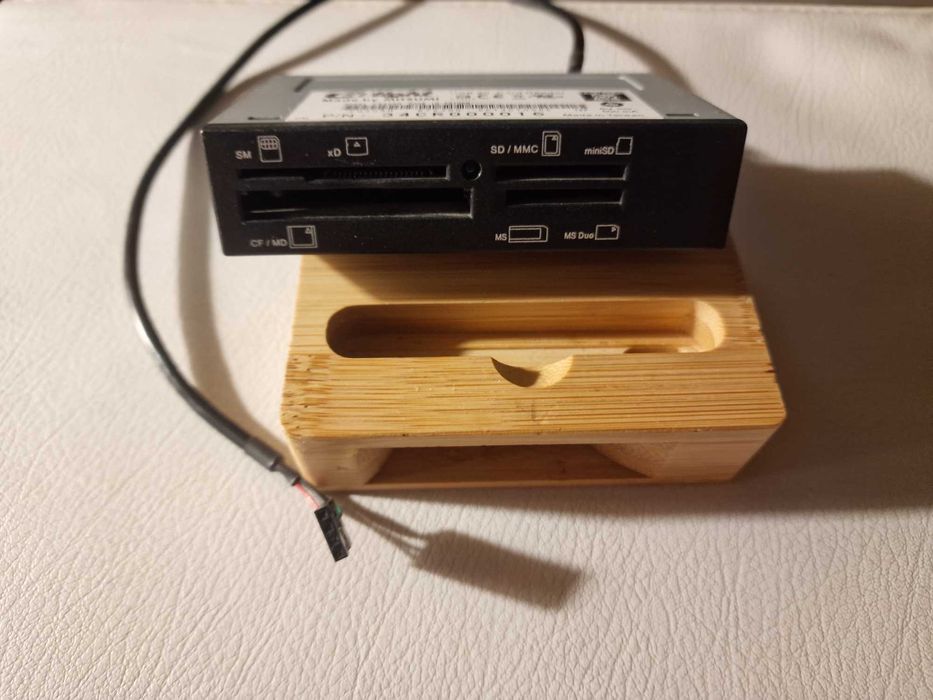 Mitsumi ENlight USB 2.0 четец и адаптер за компютър или лаптоп