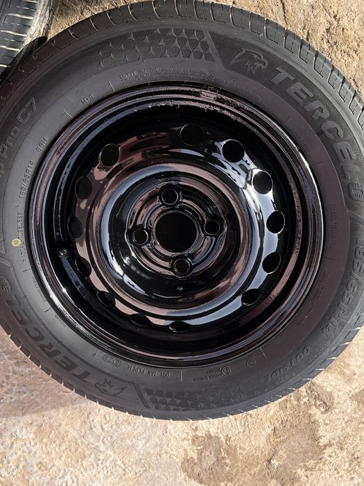 Шины продается 185/65/14