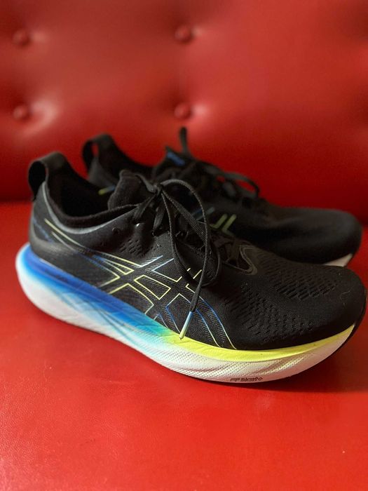 Titlu: ASICS Gel-Nimbus 25 - Mărimea 48 (30.5 cm)