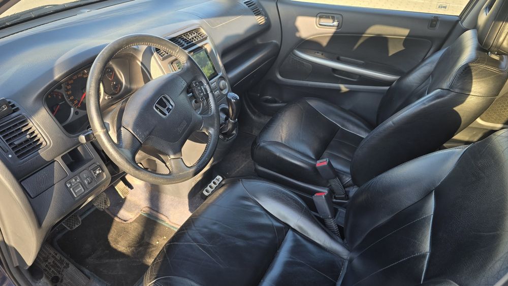 Honda Stream  продава