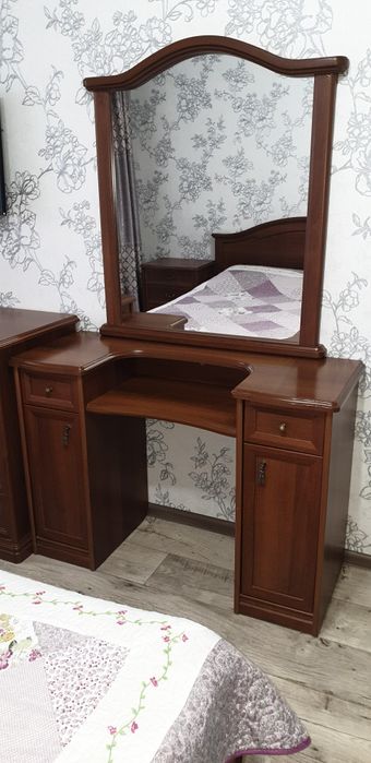 Продам спальный гарнитур