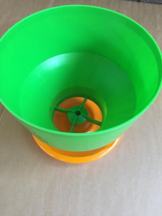 Бункерные кормушки 2 кг