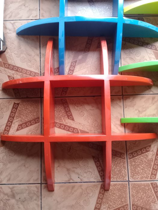 Raft cărți , telefon chei etc