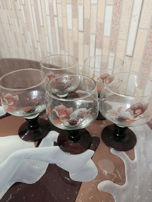 Продам посуду  в хорошем состоянии