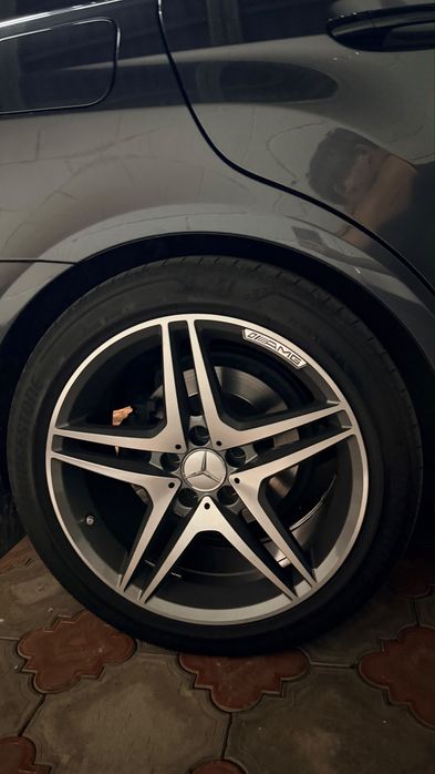 Продам диски r18 с резиной