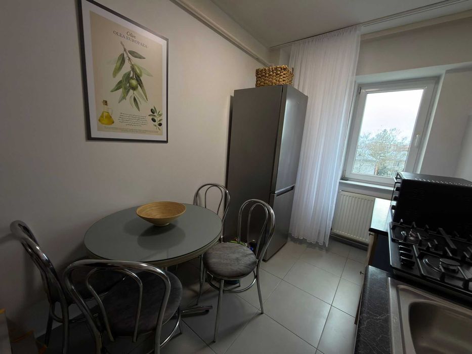 Apartament 2 camere de închiriat, decomandat | Zamca-George Enescu (Bloc Ucatana) | complet utilat și mobilat