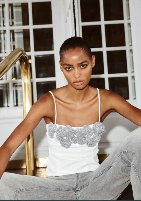 Top cu flori de cristal