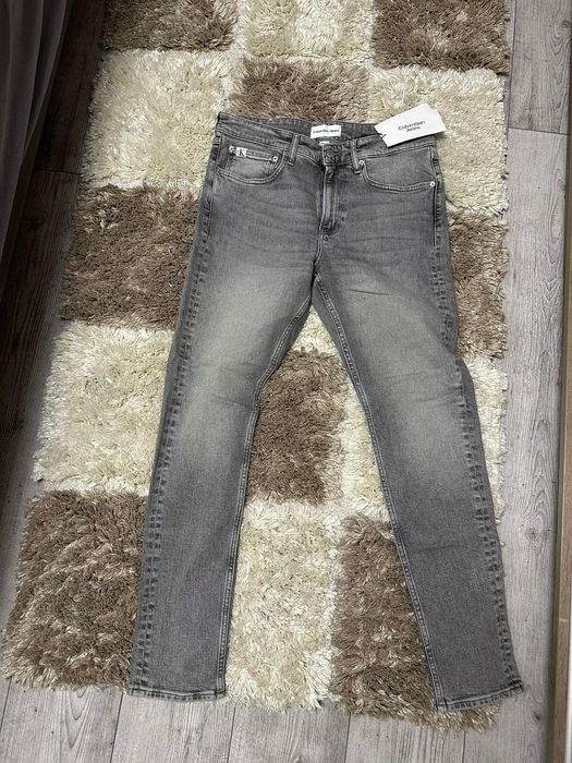 Vind Blugi Calvin Klein