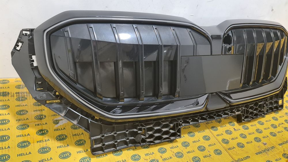 Grila activa hota clapete lumina glow absorbant bara M BMW 5 G60 G61