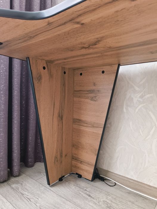 Стол компьютерный с тумбой